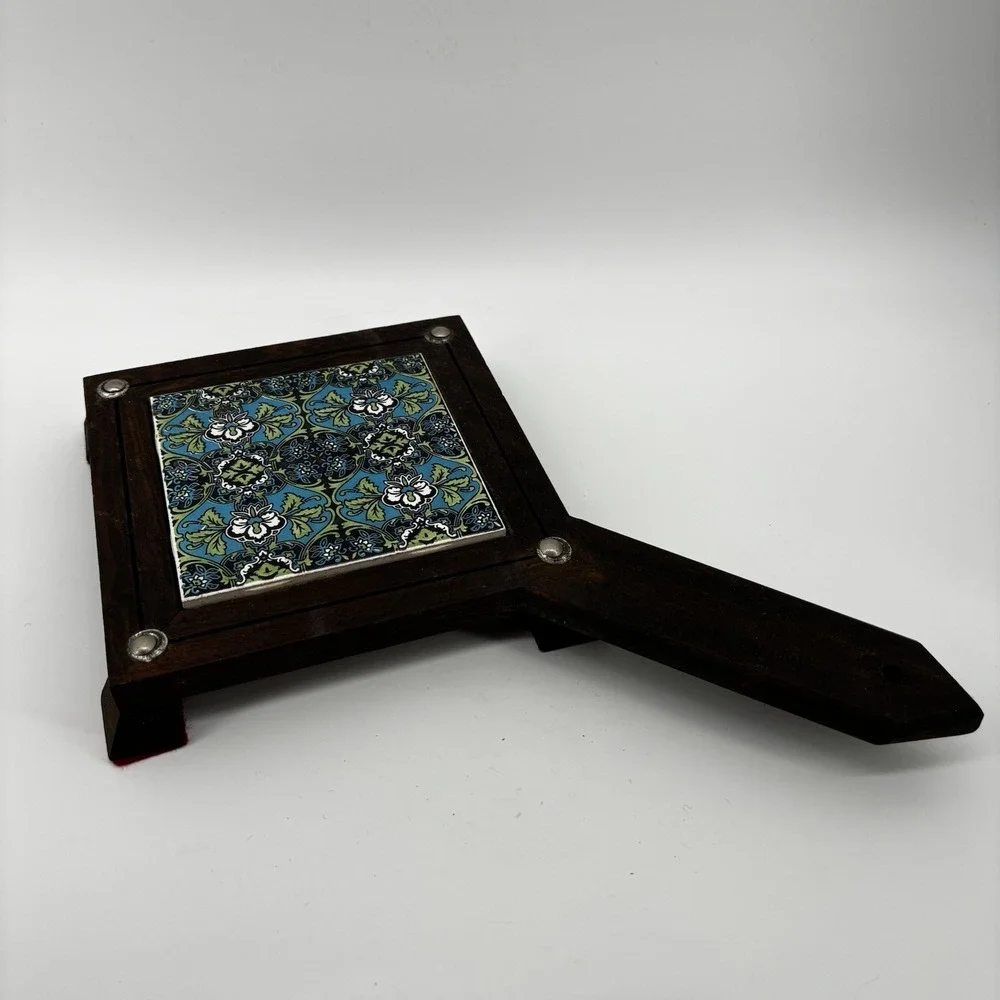 Vtg Mexican Dal-Tile Ceramic Trivelt Tile in Carved Wood Footed Stand Silver‎